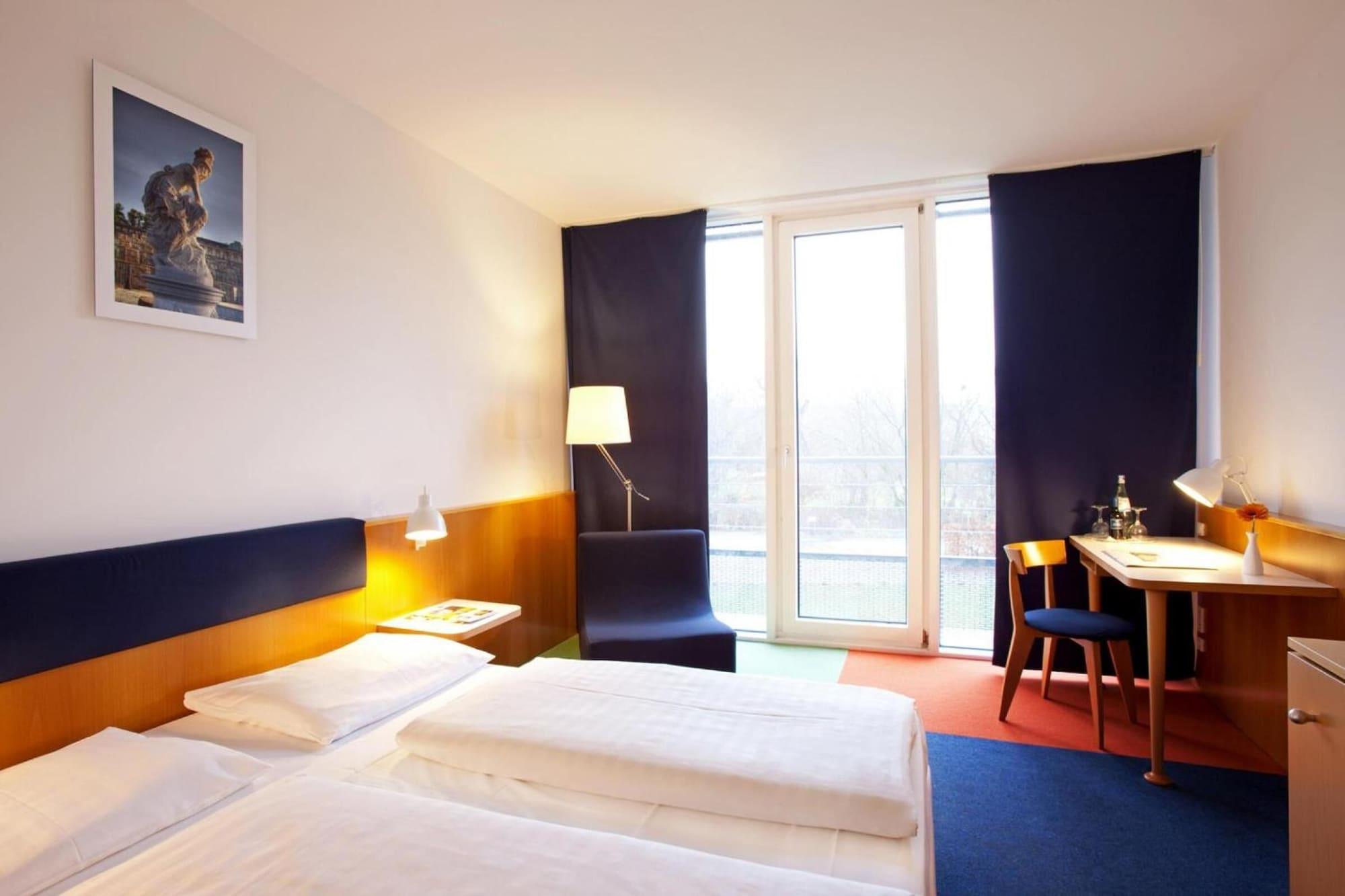 Hotel Vienna House By Wyndham Havelufer Potsdam Exterior foto