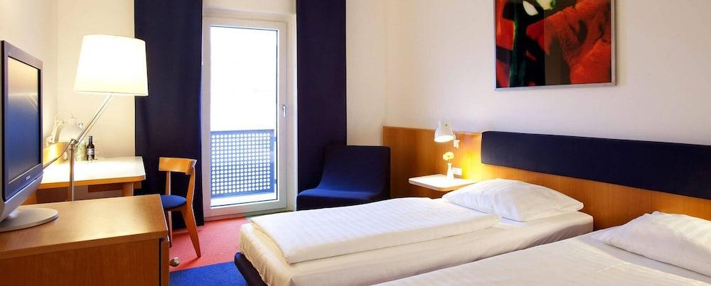 Hotel Vienna House By Wyndham Havelufer Potsdam Exterior foto